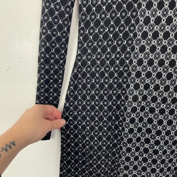 Cynthia Rowley Woman's Sz S Gray and Black Geometric Print Sweater Dress Winter - Picture 6 of 7